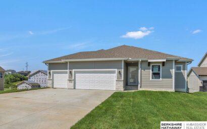 10312 S 110th Avenue, Papillion NE 68046