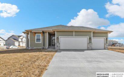 10205 S 110th Street, Papillion NE 68046